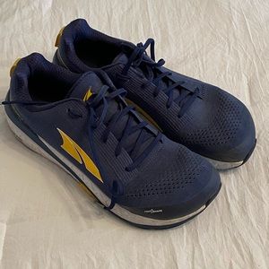 Men’s Altra Paradigm size 12.5